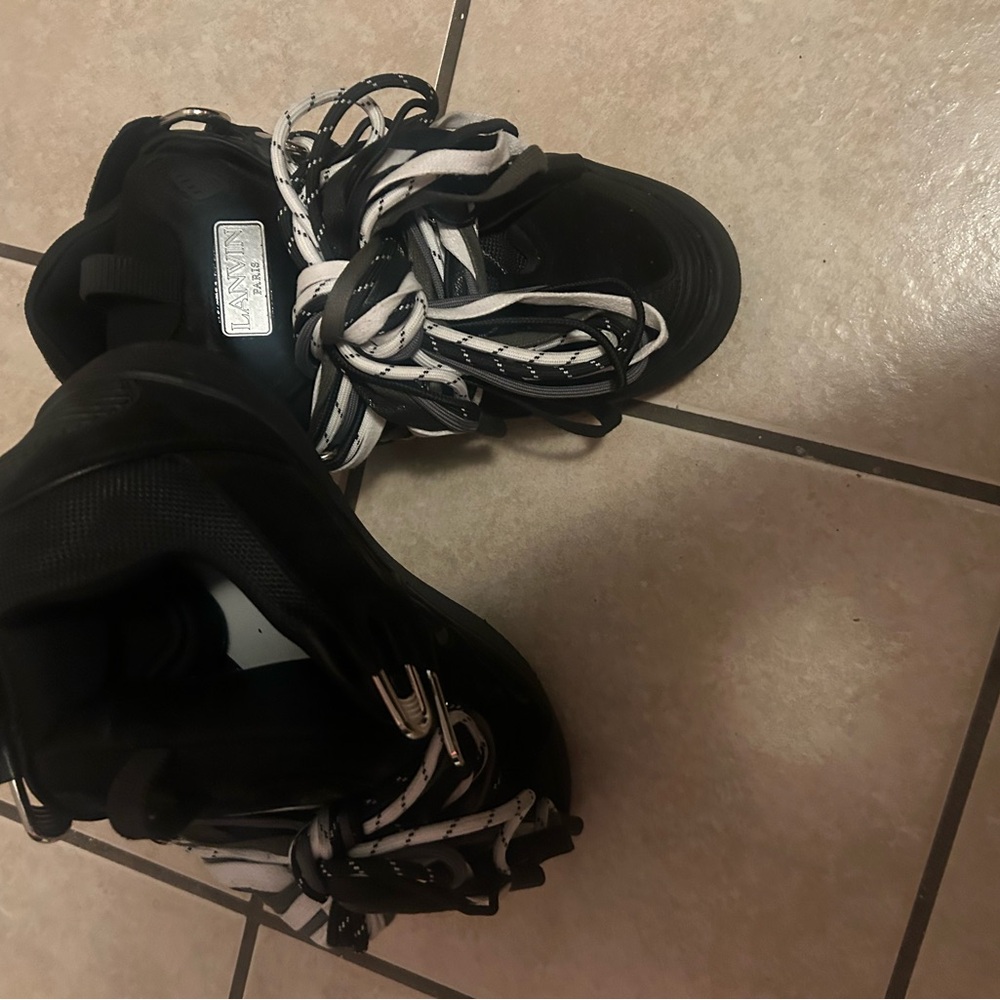 Stylish Black sneakers